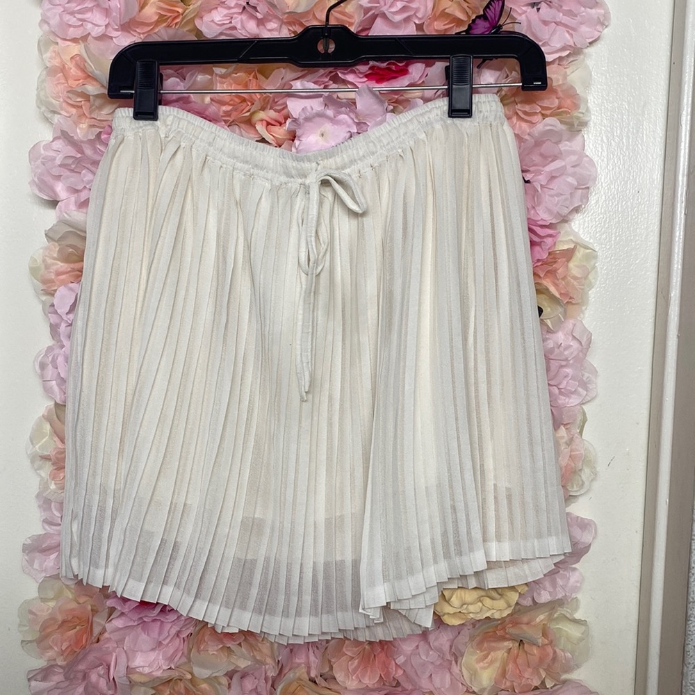 Cream pleated chiffon skirt